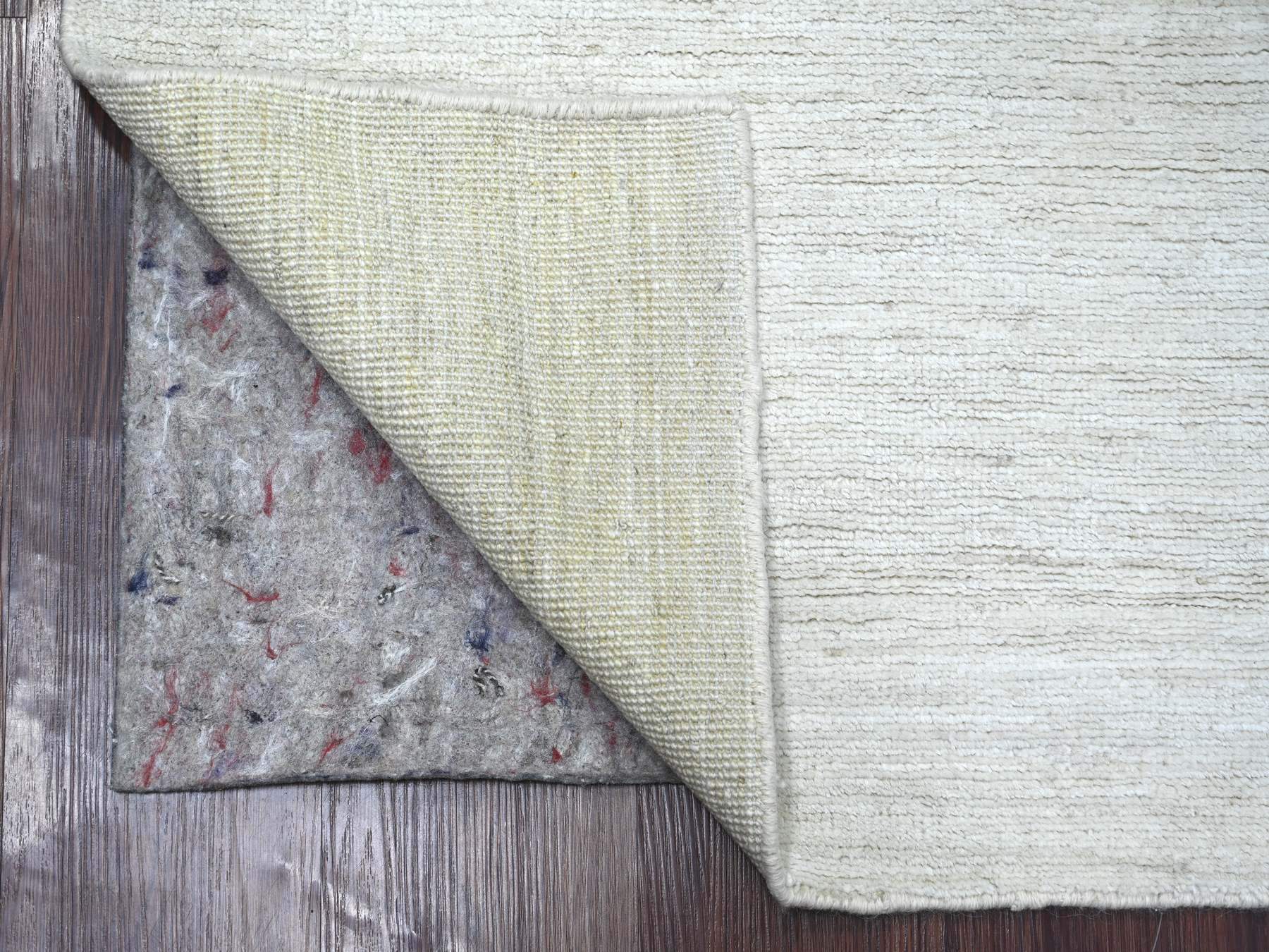 Modern / Contemporary hand-knotted wool rug in Ivory, 2'10" x 4'10" — SKU O021940 (view 2)