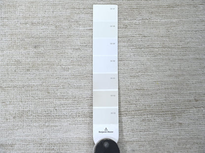 Modern / Contemporary hand-knotted wool rug in Ivory, 2'10" x 4'10" — SKU O021940 (view 3)
