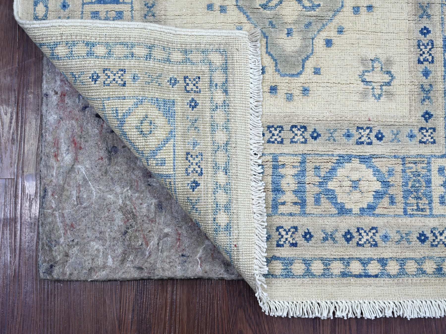 Ivory 2'7" x 7'9" Kazak Hand knotted Wool Rug - Sku: O021963