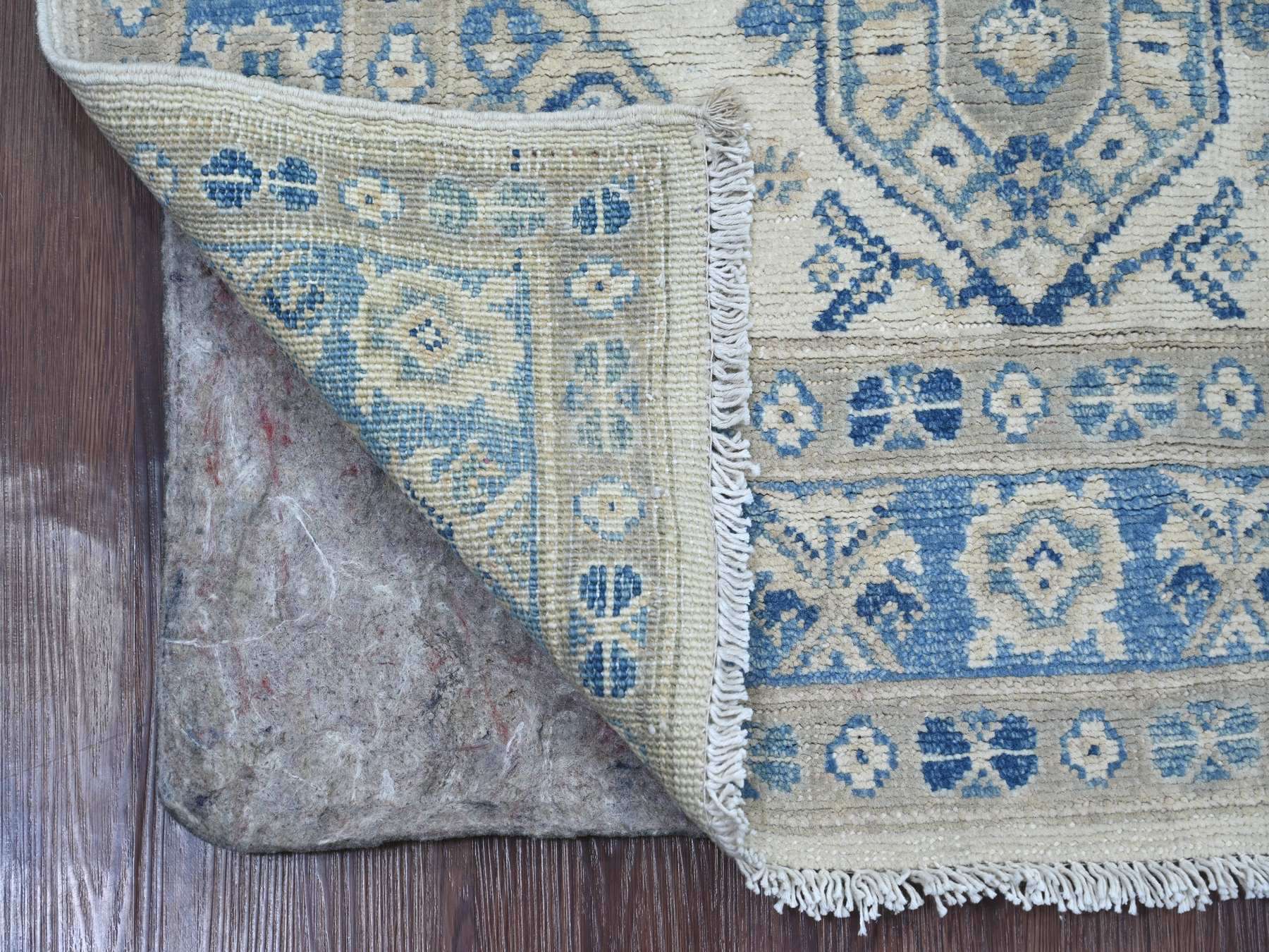 Ivory 3'0" x 5'3" Kazak Hand knotted Wool Rug - Sku: O021986