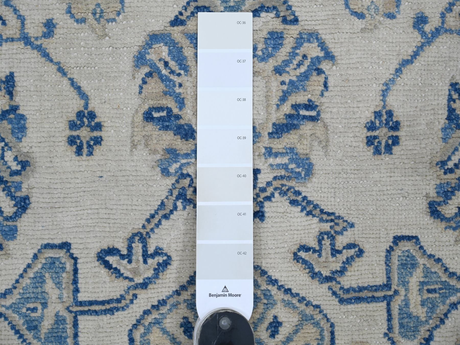 Kazak Kazak hand-knotted wool rug in Ivory & Blue, 3' x 5'3" — SKU O021986 (view 3)
