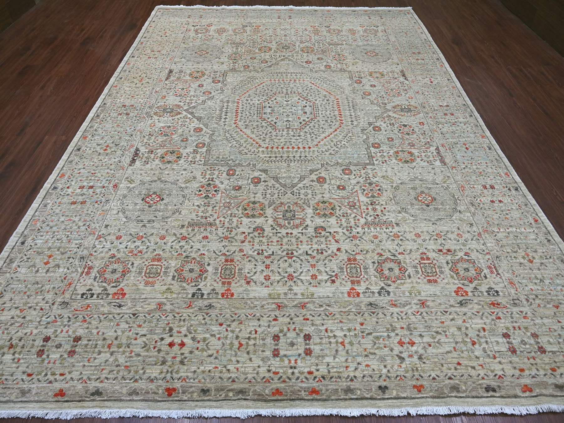 Mamluk Mamluk hand-knotted wool rug in Gray, 8'10" x 11'10" — SKU O022103 (view 2)