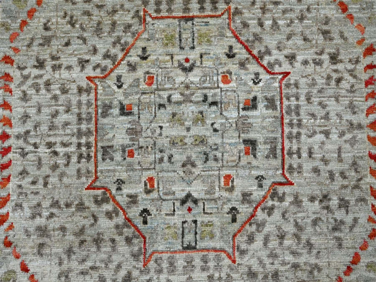 Mamluk Mamluk hand-knotted wool rug in Gray, 8'10" x 11'10" — SKU O022103 (view 8)