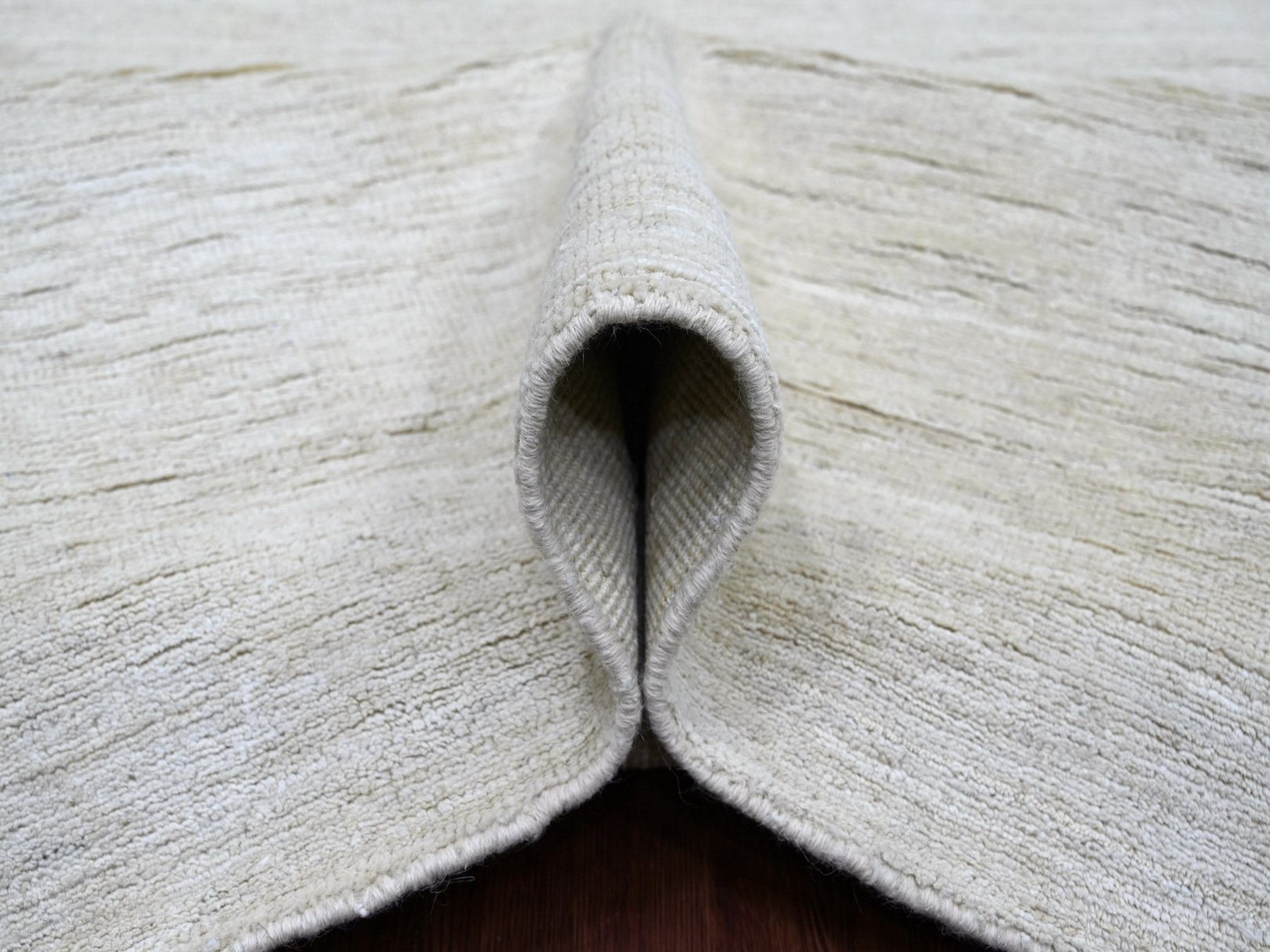 Modern / Contemporary hand-knotted wool rug in Ivory, 11'5" x 14'4" — SKU O022121 (view 5)