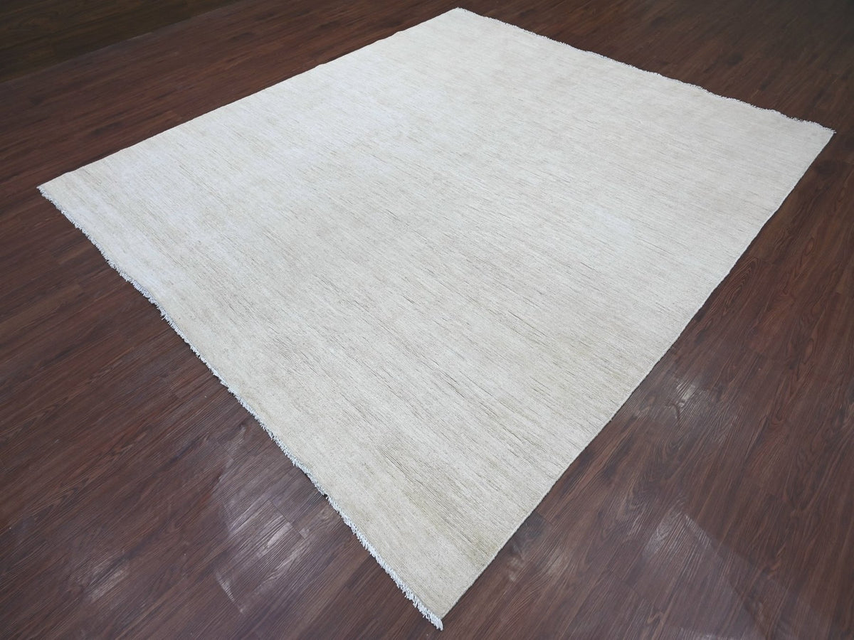 Modern / Contemporary hand-knotted wool rug in Ivory, 8'3" x 9'3" — SKU O022158 (view 3)