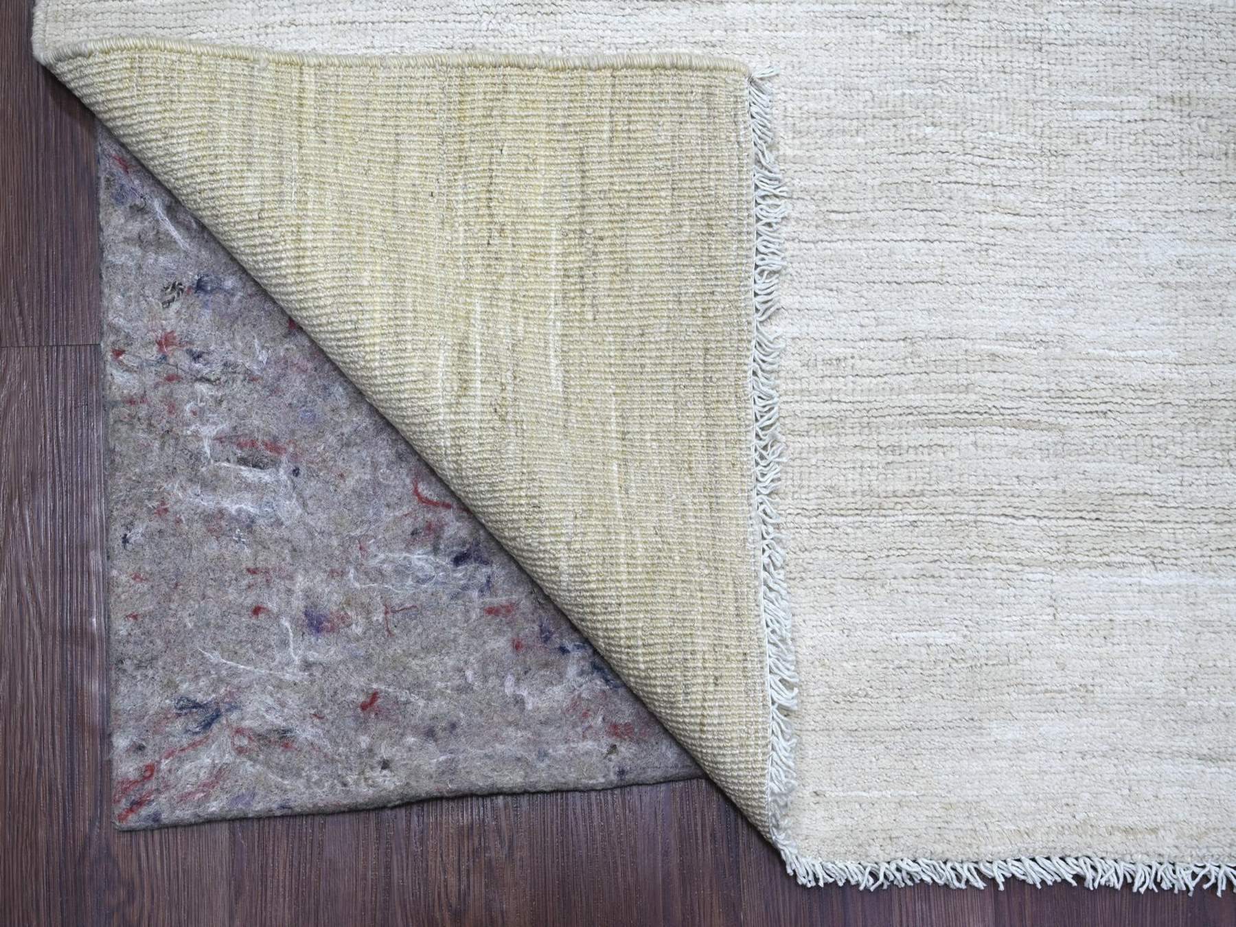 Modern / Contemporary hand-knotted wool rug in Ivory, 8'3" x 9'3" — SKU O022158 (view 4)