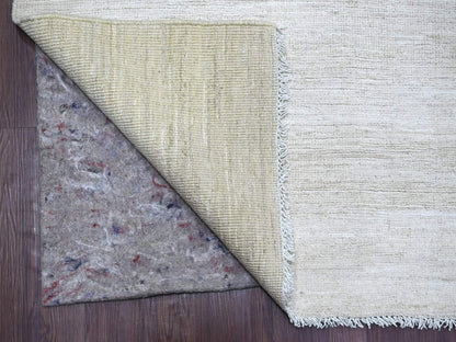 Modern / Contemporary hand-knotted wool rug in Ivory, 8'3" x 9'3" — SKU O022158 (view 4)