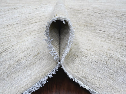 Modern / Contemporary hand-knotted wool rug in Ivory, 8'3" x 9'3" — SKU O022158 (view 5)