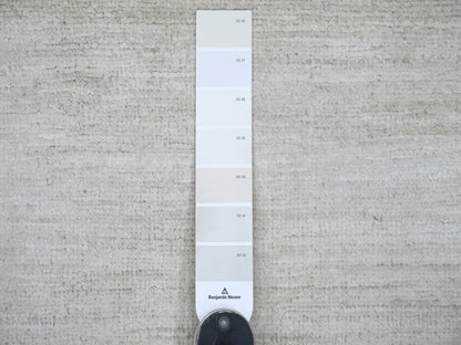 Modern / Contemporary hand-knotted wool rug in Ivory, 8'3" x 9'3" — SKU O022158 (view 7)