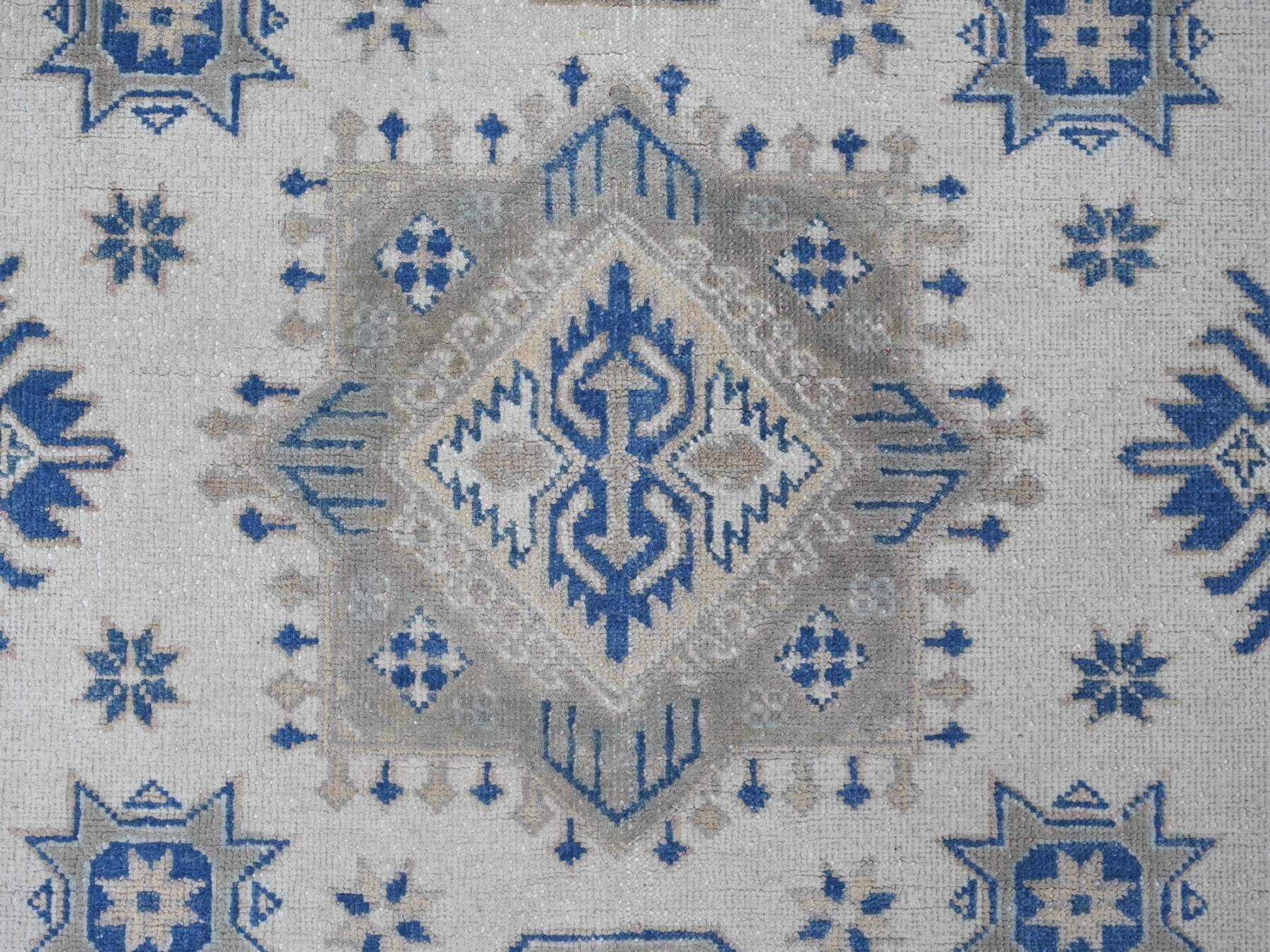Kazak Kazak hand-knotted wool rug in Ivory & Blue, 7'9" x 9'3" — SKU O022196 (view 8)