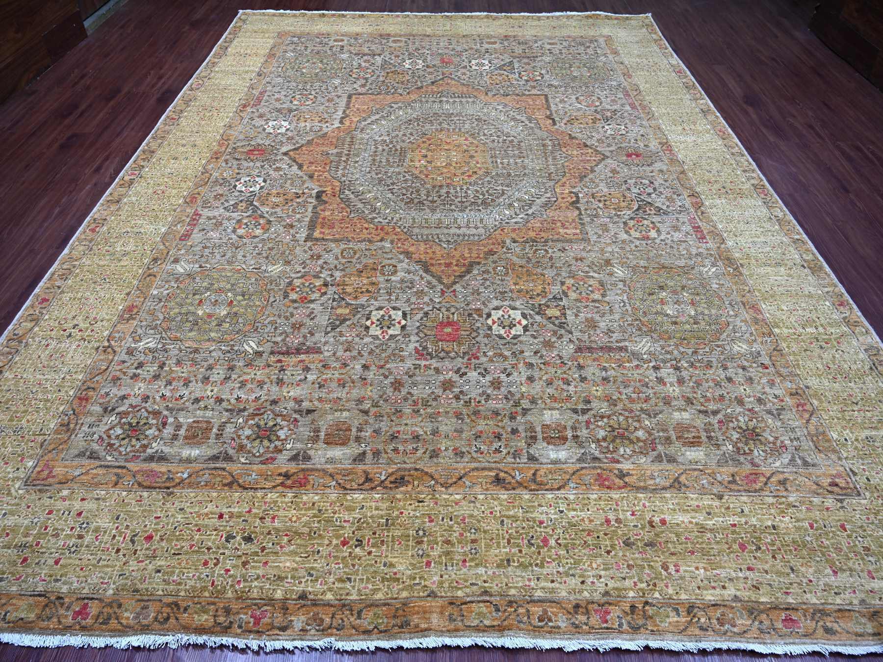 Mamluk Mamluk hand-knotted wool rug in Gray & Green, 9'11" x 13' — SKU O022221 (view 2)