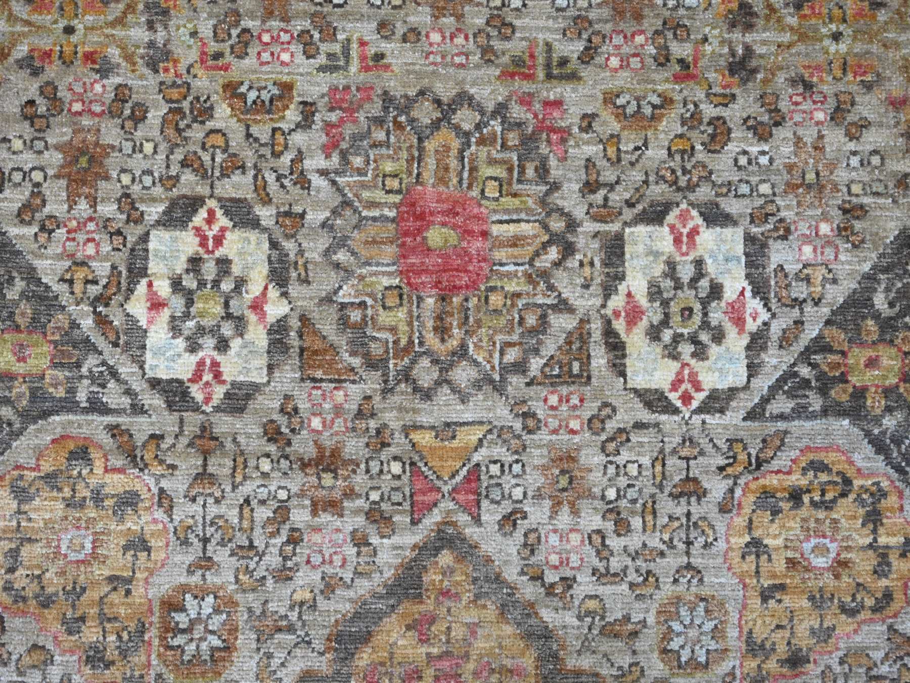 Mamluk Mamluk hand-knotted wool rug in Gray & Green, 9'11" x 13' — SKU O022221 (view 8)