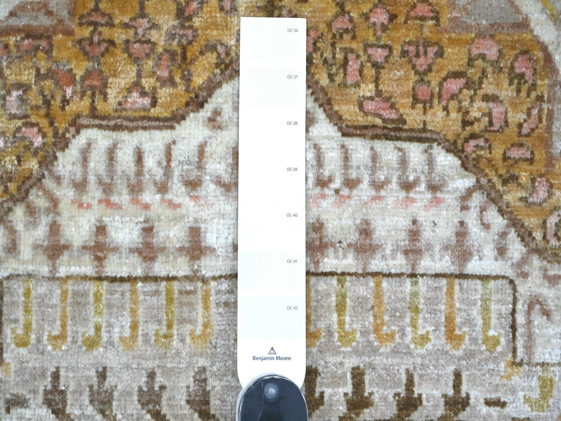 Mamluk Mamluk hand-knotted wool rug in Ivory & Brown, 9'10" x 13'9" — SKU O022223 (view 7)