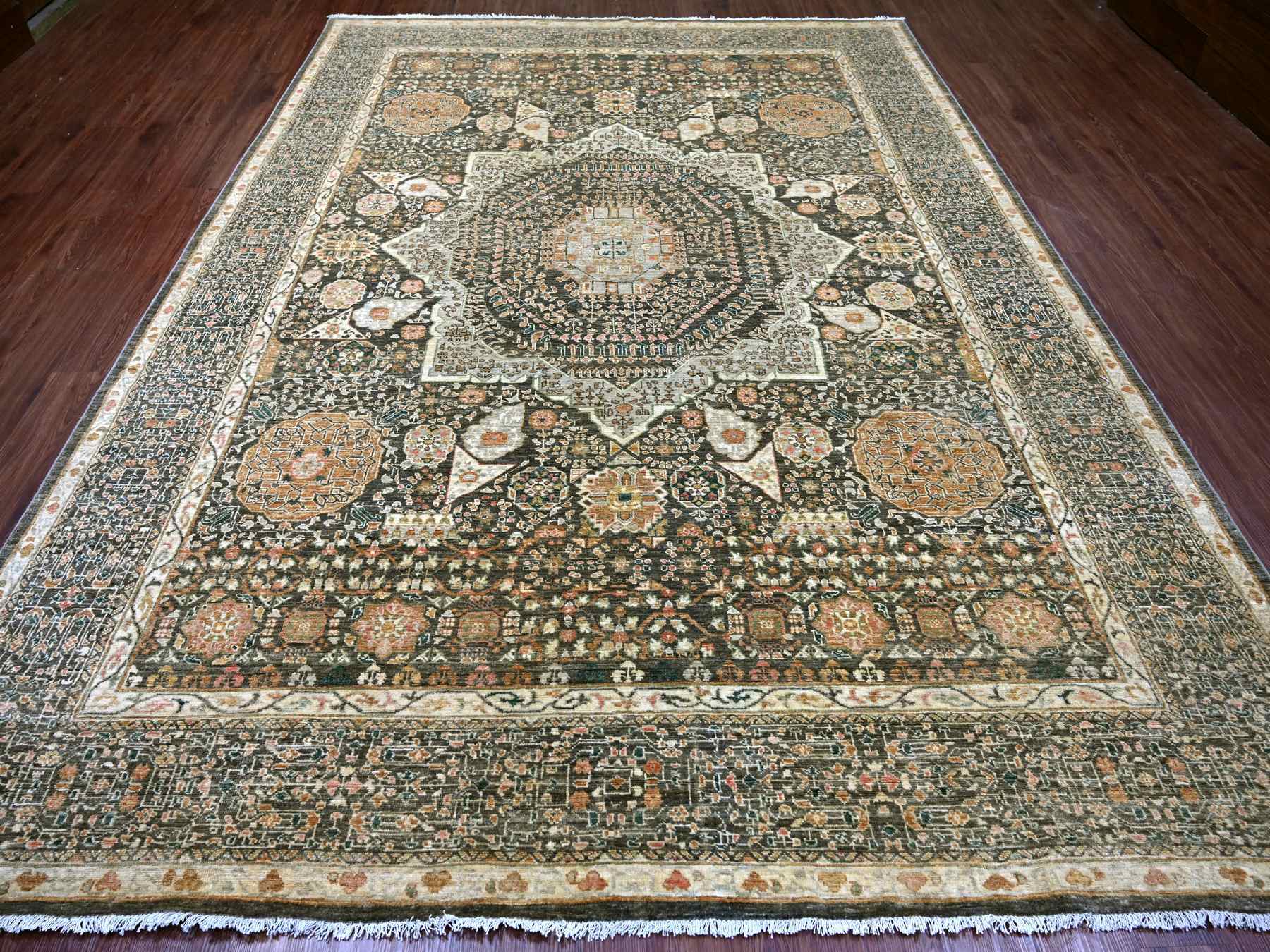 Mamluk Mamluk hand-knotted wool rug in Gray, 8'11" x 12' — SKU O022226 (view 2)