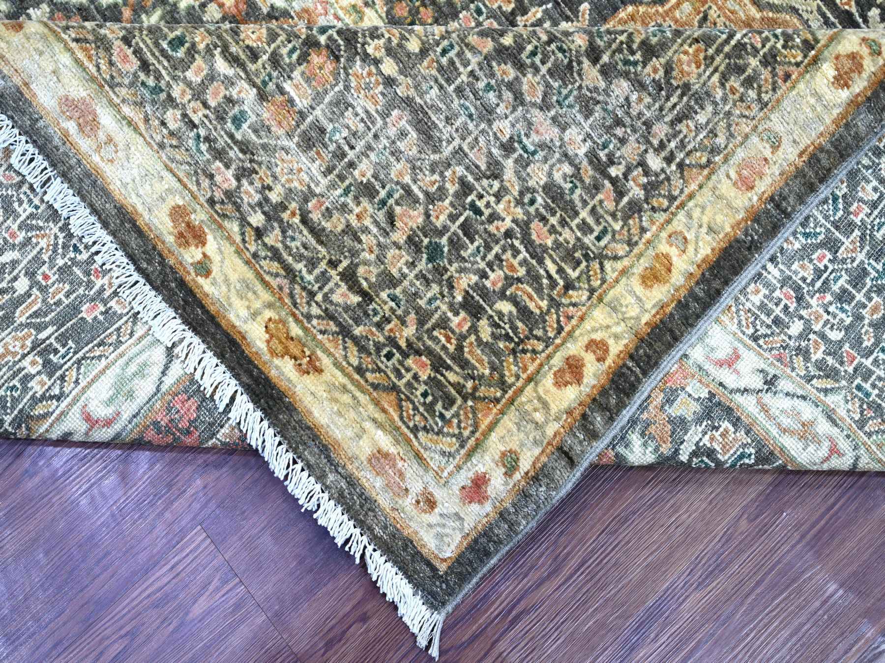 Mamluk Mamluk hand-knotted wool rug in Gray, 8'11" x 12' — SKU O022226 (view 6)