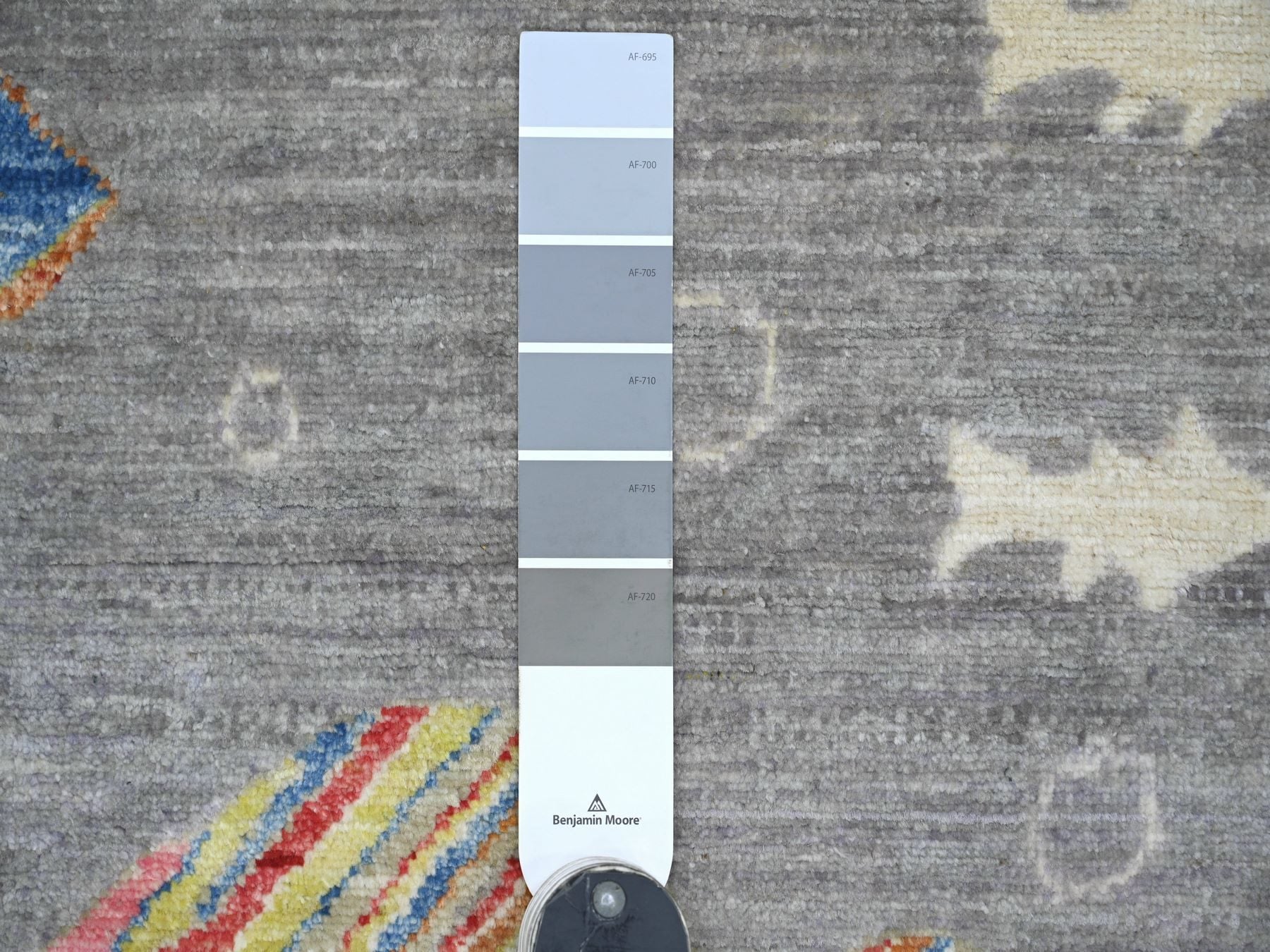 Peshawar Modern / Contemporary hand-knotted wool rug in Gray, 5' x 6'9" — SKU O022243 (view 3)