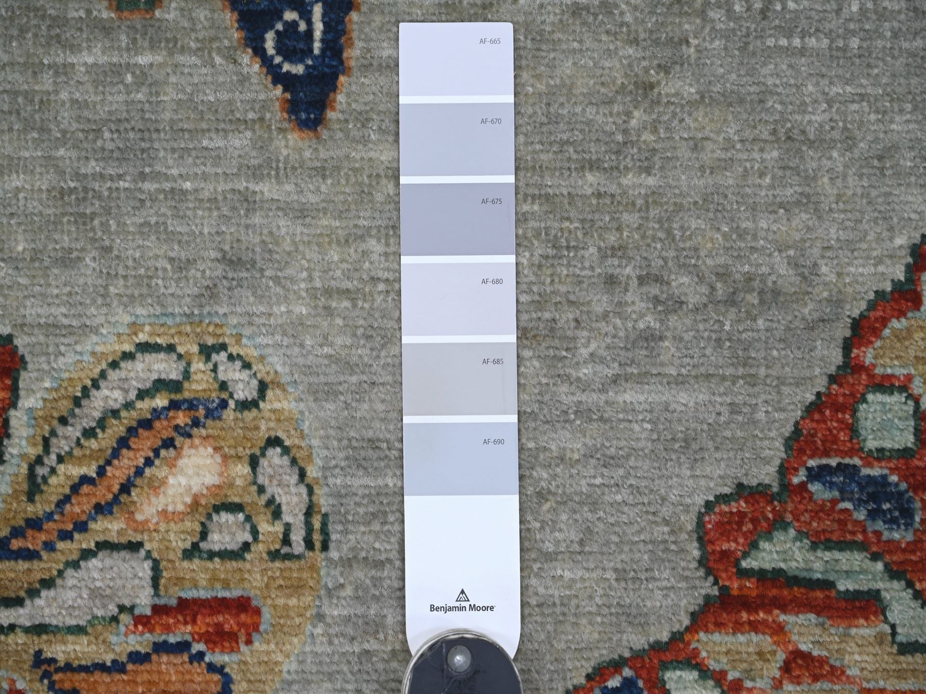 Peshawar Modern / Contemporary hand-knotted wool rug in Gray, 8'11" x 11'9" — SKU O022246 (view 7)