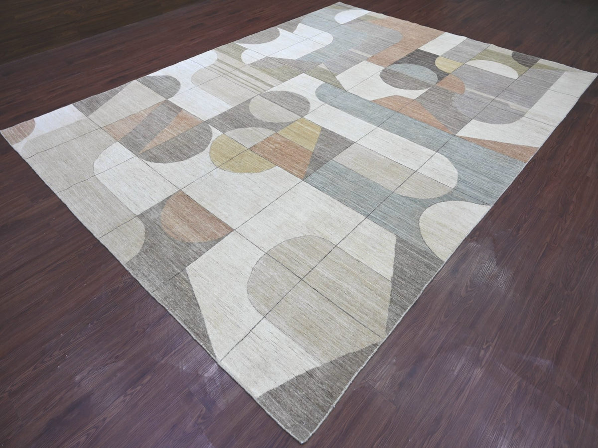 Modern / Contemporary hand-knotted wool rug in Ivory, 8'10" x 11'9" — SKU O022264 (view 3)