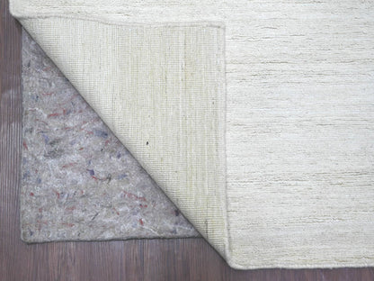 Modern / Contemporary hand-knotted wool rug in Ivory, 7'10" x 9'7" — SKU O022266 (view 4)