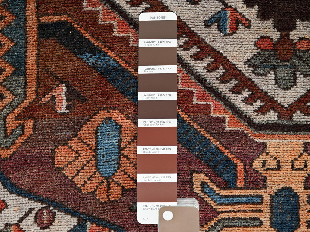 Vintage hand-knotted wool runner in Ivory, 3'1" x 9' — SKU O02229 (view 4)