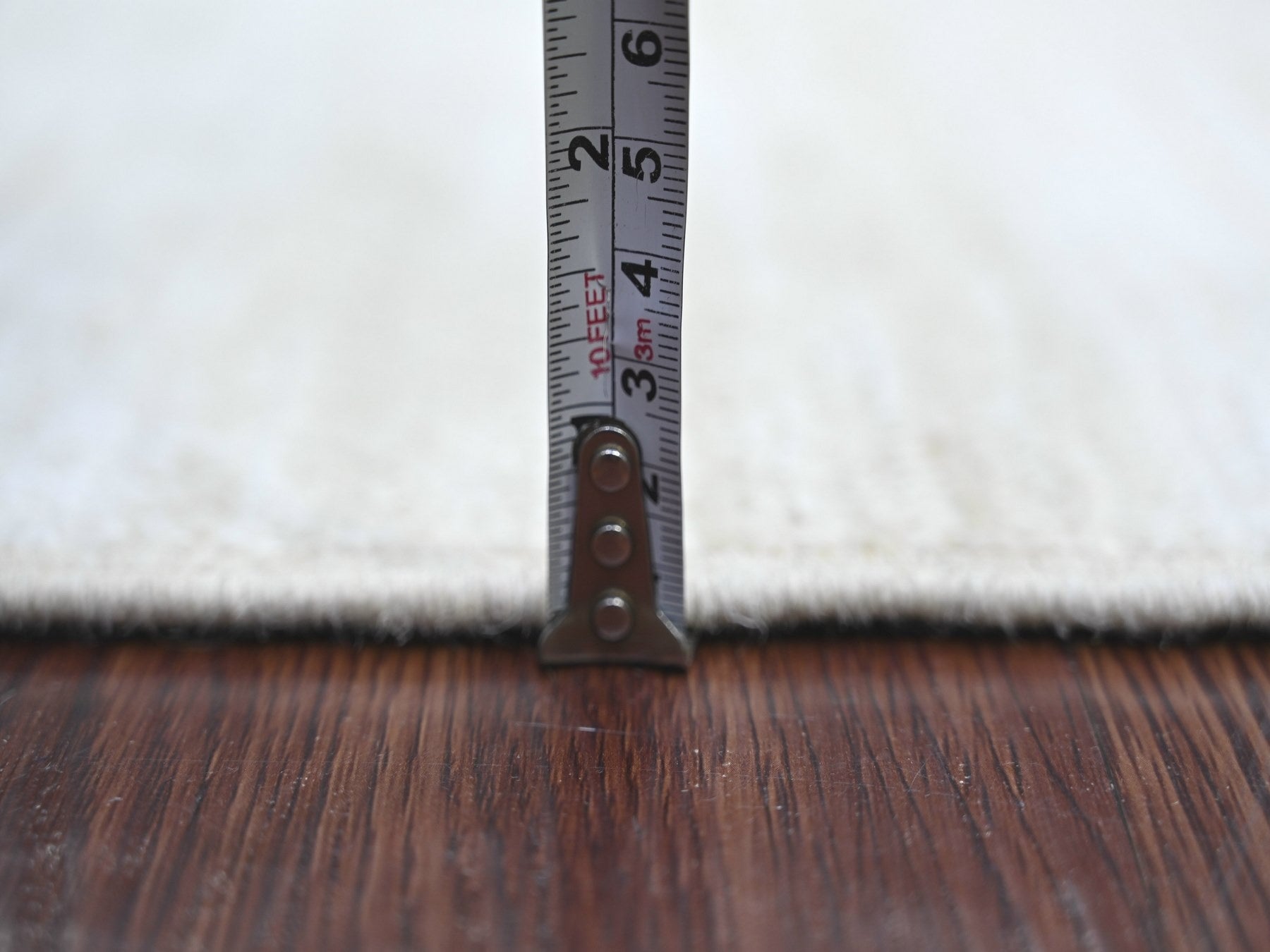 Modern / Contemporary hand-knotted wool runner in Ivory, 2'6" x 14'4" — SKU O022370 (view 5)