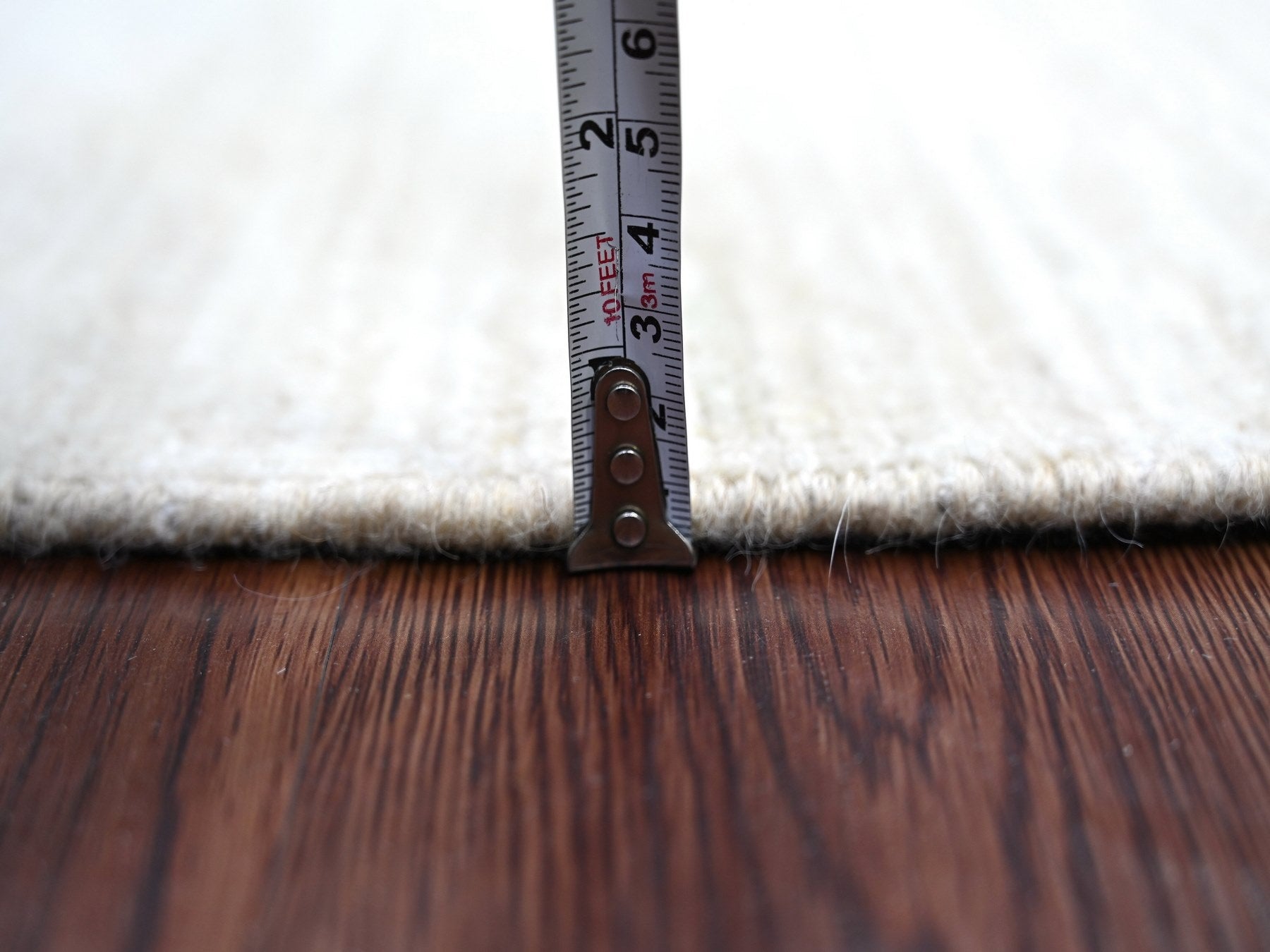 Modern / Contemporary hand-knotted wool runner in Ivory, 2'6" x 14'3" — SKU O022373 (view 5)