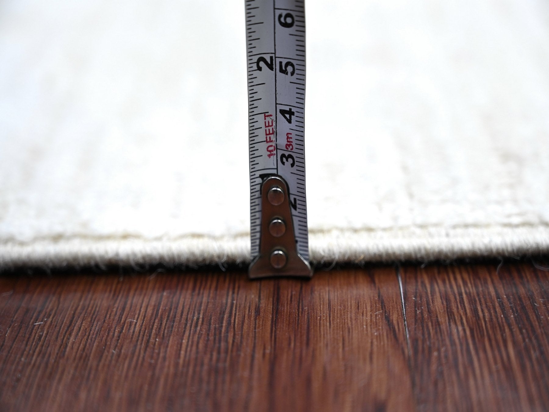 Modern / Contemporary hand-knotted wool runner in Ivory, 2'6" x 14'4" — SKU O022375 (view 5)