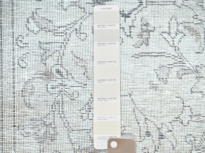 Ivory 2'6" x 9'11" Vintage Hand knotted Wool Rug - Sku: O0223