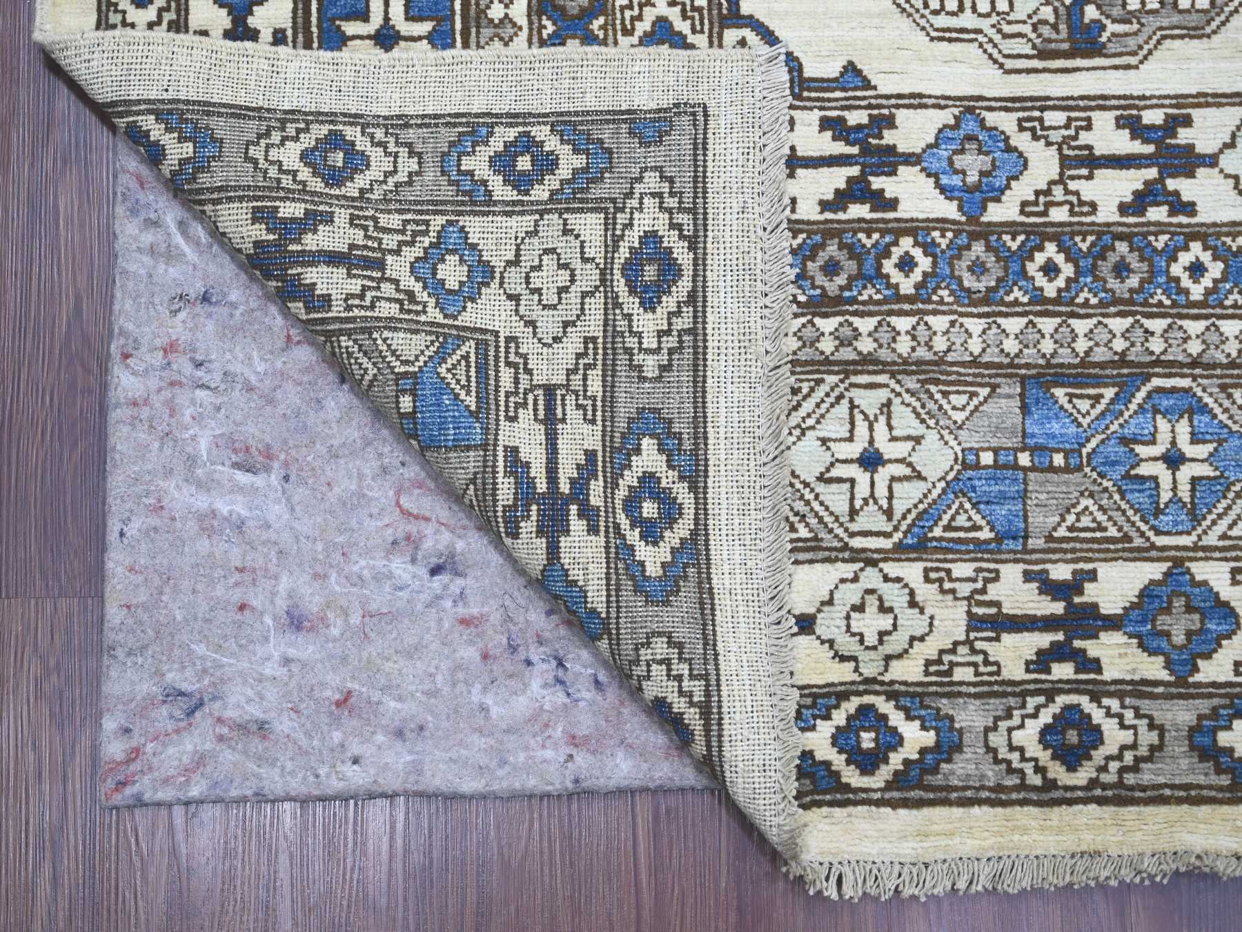 Ersari Tribal & Geometric hand-knotted wool rug in Ivory & Gray, 9'2" x 11'9" — SKU O022452 (view 4)