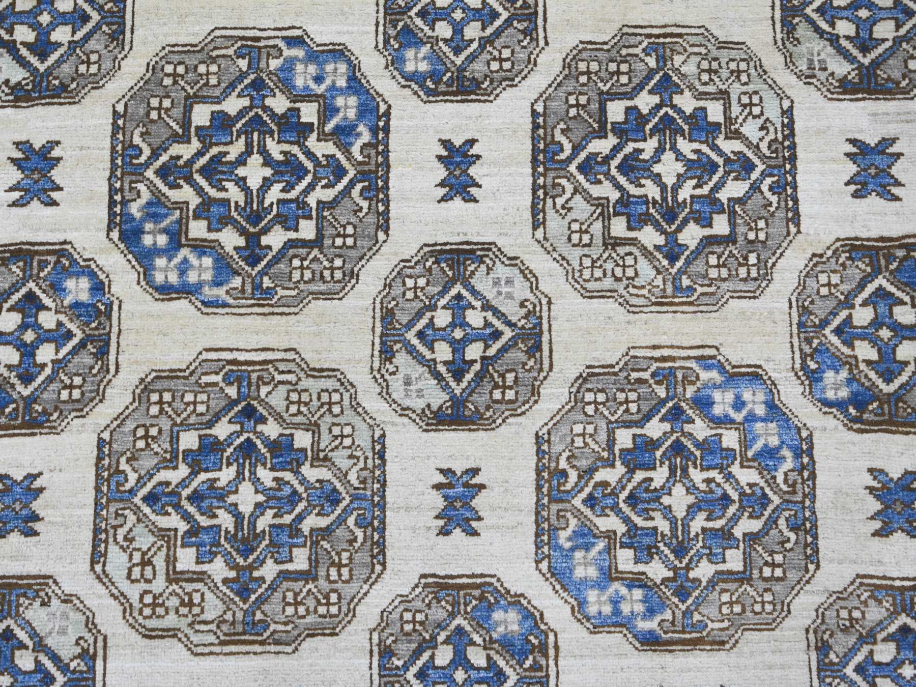 Ersari Tribal & Geometric hand-knotted wool rug in Ivory & Gray, 9'2" x 11'9" — SKU O022452 (view 8)