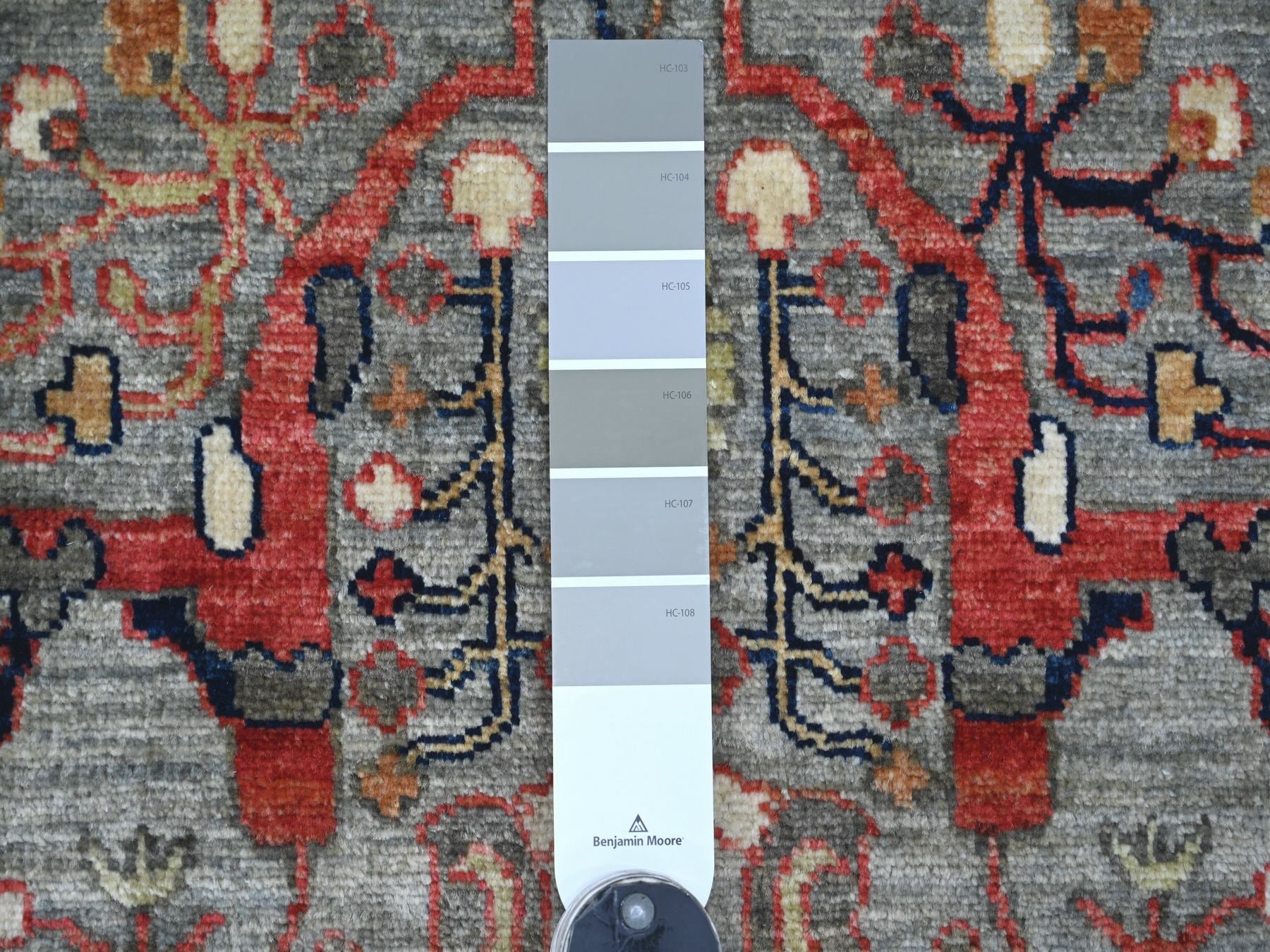 Peshawar Tribal & Geometric hand-knotted wool rug in Gray & Ivory, 11'7" x 15'5" — SKU O022473 (view 7)