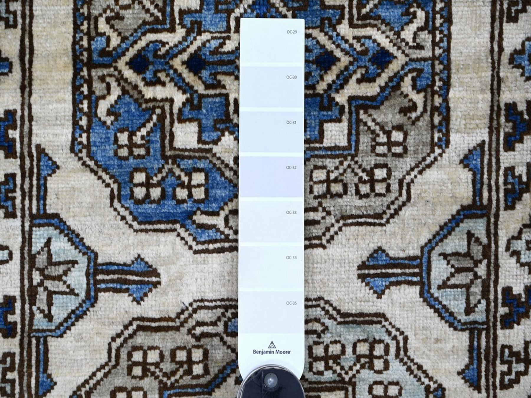 Ersari Tribal & Geometric hand-knotted wool runner in Ivory & Gray, 2'7" x 11'8" — SKU O022550 (view 3)
