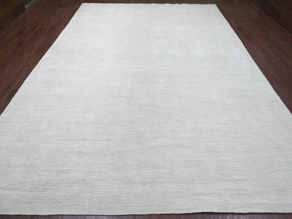 Modern / Contemporary hand-knotted wool rug in Ivory, 9'8" x 13'4" — SKU O022658 (view 2)