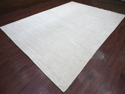 Modern / Contemporary hand-knotted wool rug in Ivory, 9'8" x 13'4" — SKU O022658 (view 3)