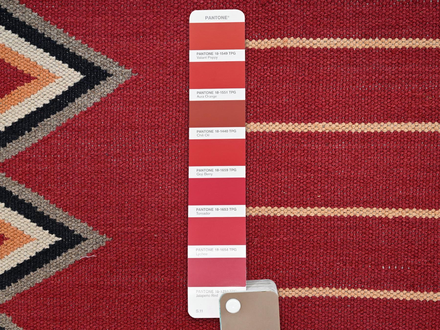 Flat-Weave hand-knotted wool rug in Red, 8'1" x 10' — SKU O02268 (view 5)