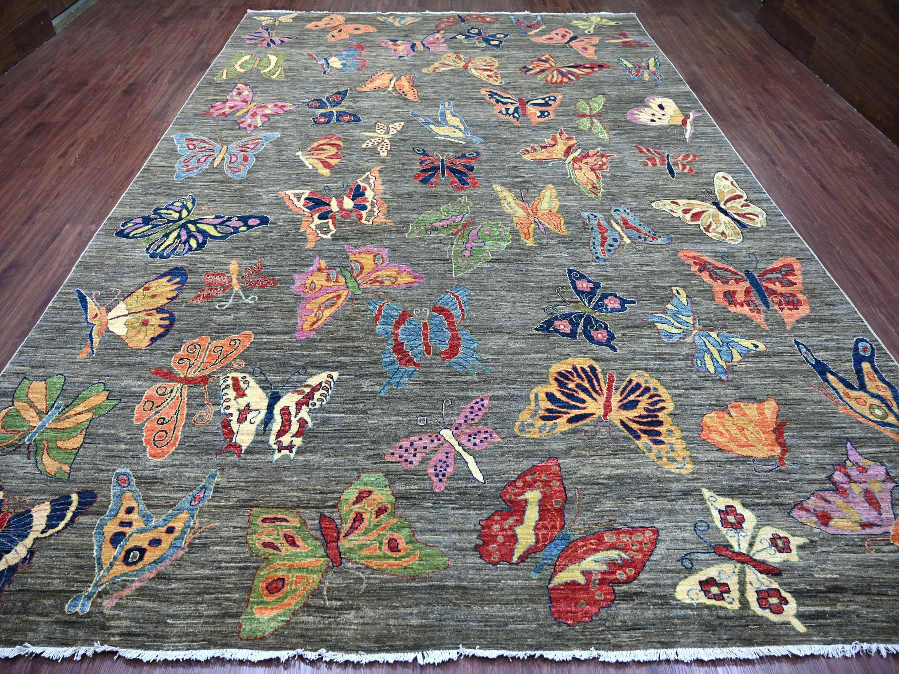 Peshawar Modern / Contemporary hand-knotted wool rug in Gray, 9'6" x 13'8" — SKU O022694 (view 2)