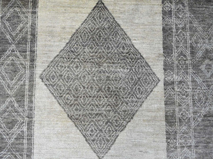 Tribal & Geometric hand-knotted wool rug in Ivory, 8' x 9'7" — SKU O022695 (view 8)