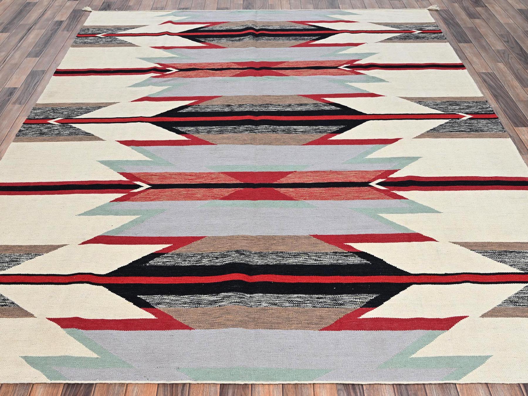 Flat-Weave hand-knotted wool rug in Ivory, 8'2" x 10' — SKU O02269 (view 2)