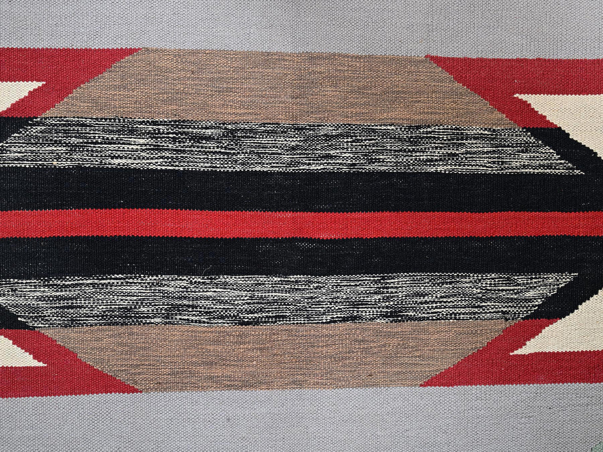 Flat-Weave hand-knotted wool rug in Ivory, 8'2" x 10' — SKU O02269 (view 4)