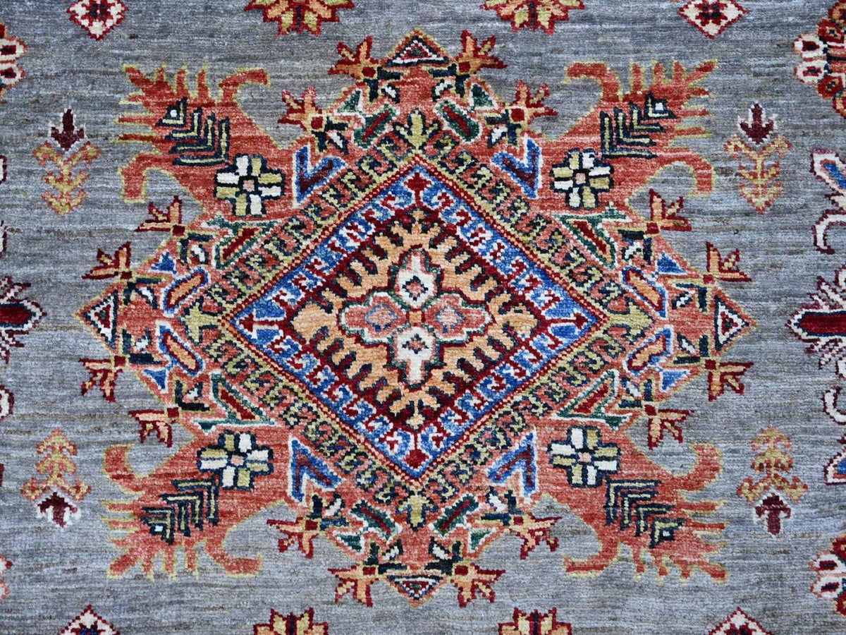 Kazak Kazak hand-knotted wool rug in Gray, 8'1" x 10'3" — SKU O022771 (view 8)