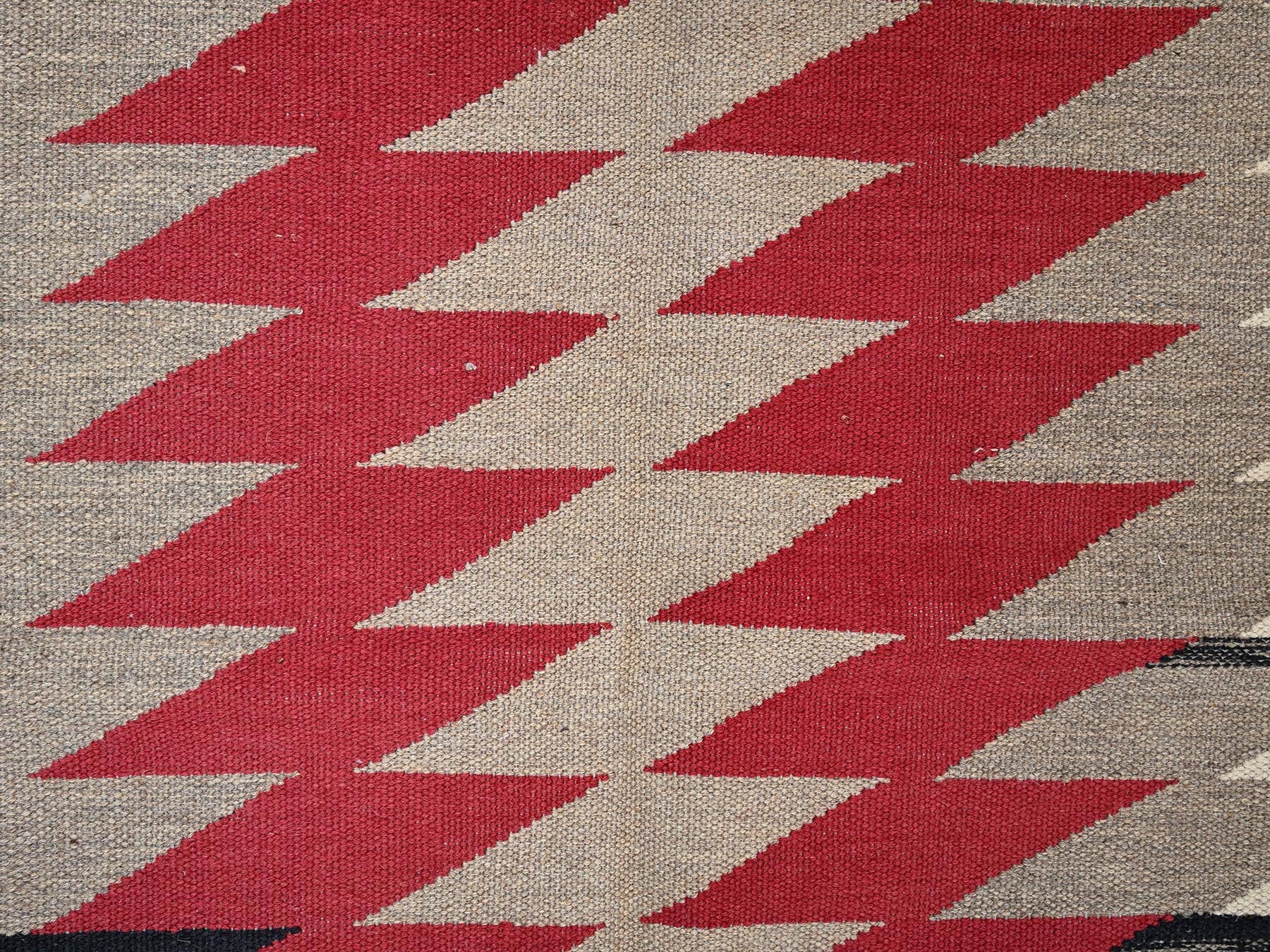 Flat-Weave hand-knotted wool rug in Red, 5'3" x 7'1" — SKU O02282 (view 4)
