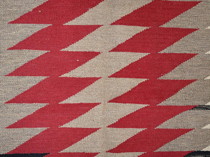 Flat-Weave hand-knotted wool rug in Red, 5'3" x 7'1" — SKU O02282 (view 4)