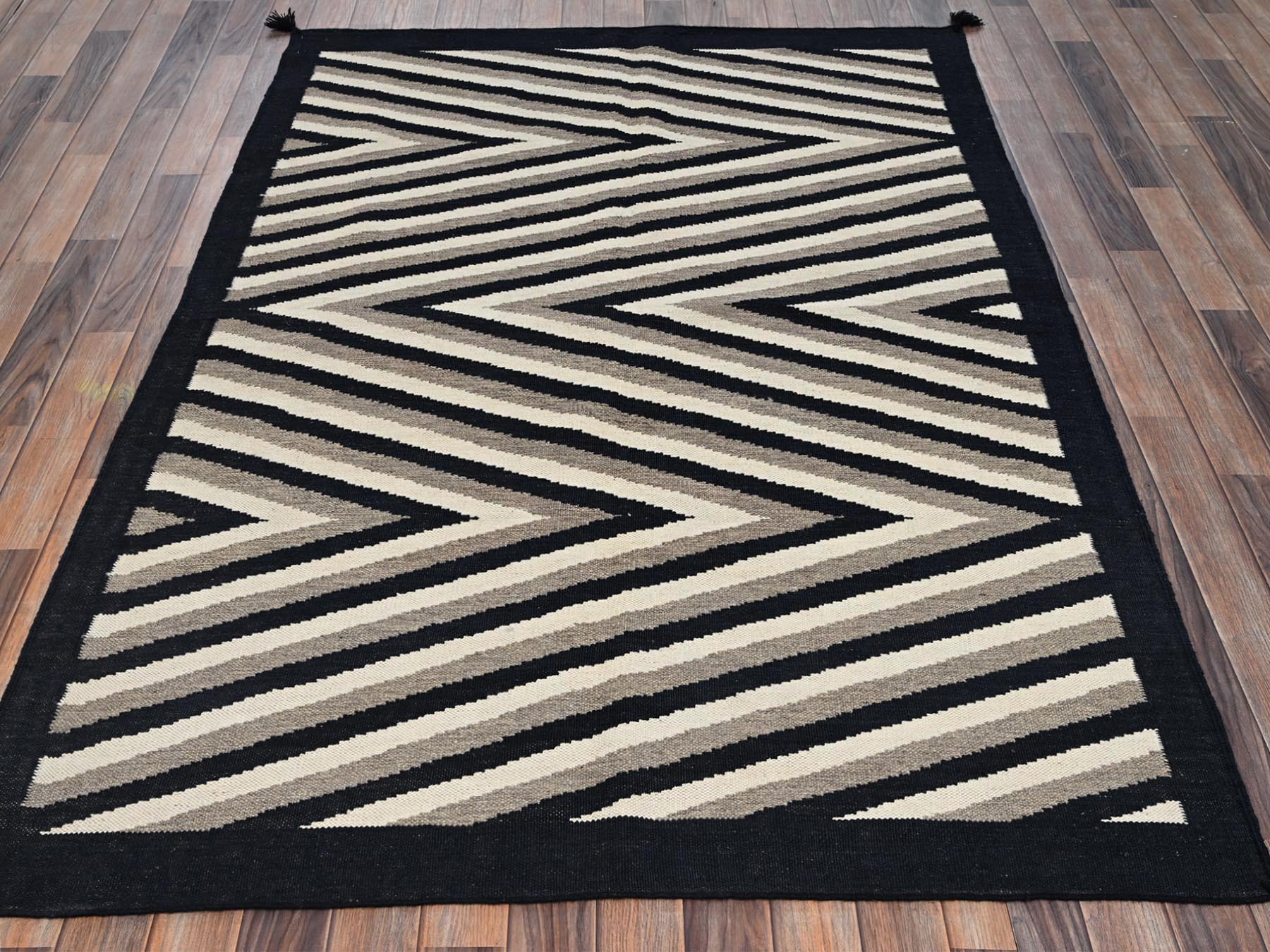 Brown 5'0" x 6'11" Flat Weave Hand woven Wool Rug - Sku: O02284