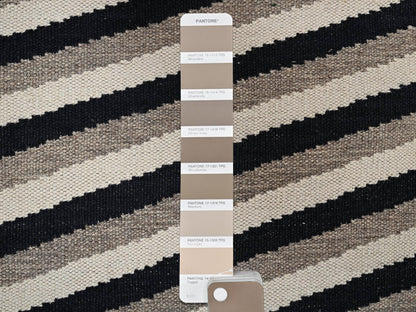 Brown 5'0" x 6'11" Flat Weave Hand woven Wool Rug - Sku: O02284