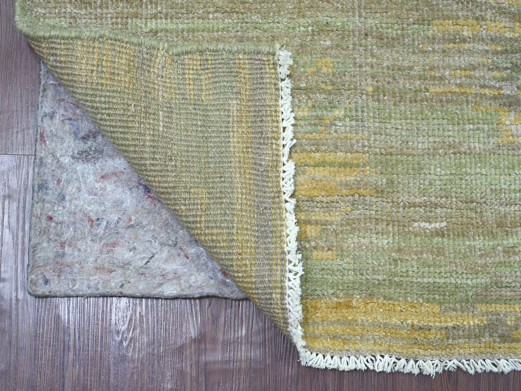 Modern / Contemporary hand-knotted wool rug in Gray, 5'11" x 8'9" — SKU O022887 (view 2)