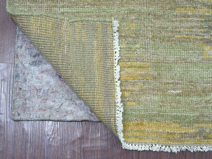 Modern / Contemporary hand-knotted wool rug in Gray, 5'11" x 8'9" — SKU O022887 (view 2)