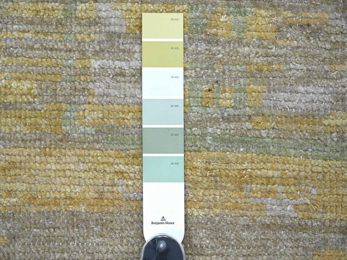 Modern / Contemporary hand-knotted wool rug in Gray, 5'11" x 8'9" — SKU O022887 (view 3)