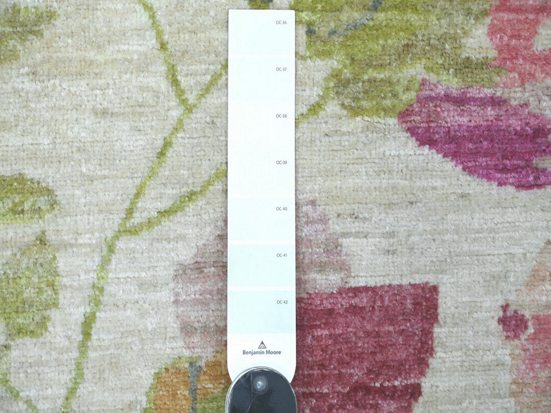 Peshawar Modern / Contemporary hand-knotted wool rug in Ivory, 2' x 3'2" — SKU O022892 (view 3)