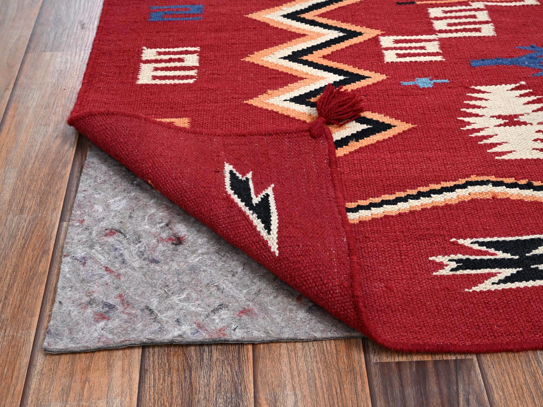 Flat-Weave hand-knotted wool rug in Red, 5'2" x 7' — SKU O02293 (view 3)