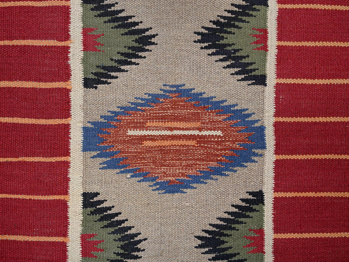 Flat-Weave hand-knotted wool rug in Red, 5'2" x 7' — SKU O02293 (view 4)